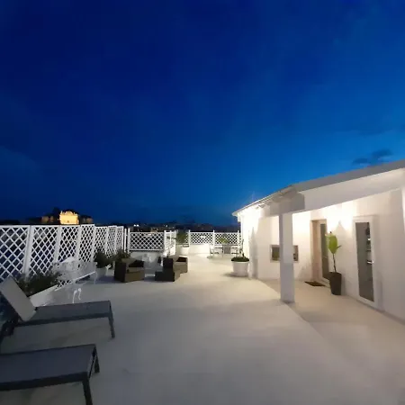 לינה וארוחת בוקר Vista Del Barocco 2*