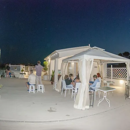 לינה וארוחת בוקר Vista Del Barocco